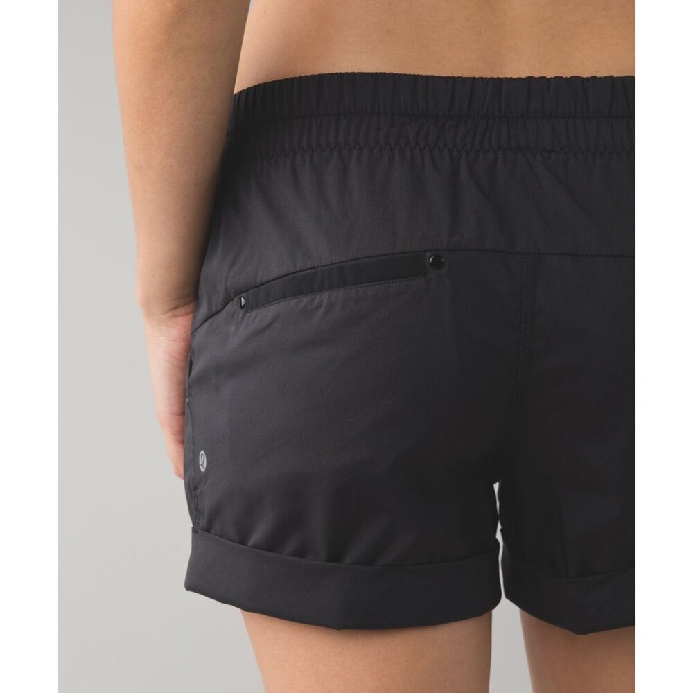 Lululemon Spring Break Away Short Black First Release Women Size 4  3" W7920S - Picture 2 of 16